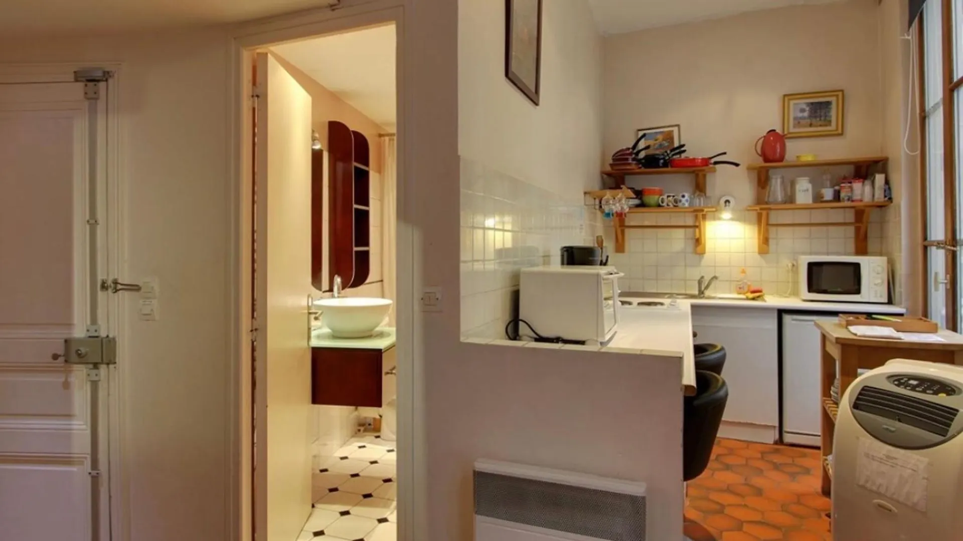 Studio Charmant Au Coeur De Paris Avec Vue Sur La Ville 30 M² 0*,  Γαλλία